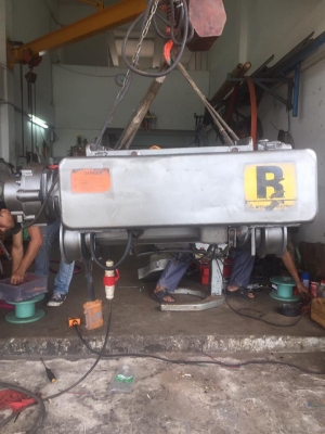 รอกสลิงไฟฟ้า mitsubishi 2.8 ตัน. ยกสูง 6 เมตร 1 สปีด.ไฟ 380 v 3 เฟส  เก่าญี่ปุ่นแท้มือสองบิ้วแล้วพร้อมใช้งานครับ. รับประกัน 1 ปี