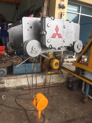 รอกสลิงไฟฟ้า mitsubishi 2.8 ตัน. ยกสูง 6 เมตร 1 สปีด.ไฟ 380 v 3 เฟส  เก่าญี่ปุ่นแท้มือสองบิ้วแล้วพร้อมใช้งานครับ. รับประกัน 1 ปี