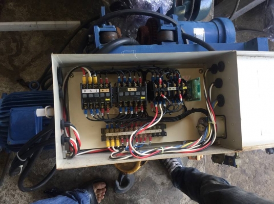 รอกสลิงไฟฟ้า KAMUCHI 1 ตัน ยกสูง 6 เมตร 4 ทิศทาง เก่าญี่ปุ่นแท้ ไม่เคยใช้งานในไทย อุปกรณ์ครบ ระบไฟสวยๆ สีเดิมๆครับ แปลงไฟ 380 V 3 เฟส พร้อมใช้งาน รอกสลิงไฟฟ้า KAMUCHI 1 ตัน ยกสูง 6 เมตร 4 ทิศทาง เก่าญี่ปุ่นแท้ ไม่เคยใช้งานในไทย อุปกรณ์ครบ ระบไฟสวยๆ สีเดิมๆครับ แปลงไฟ 380 V 3 เฟส พร้อมใช้งาน