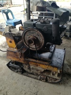 รถเครื่องตีดินพร้อมใช้งาน