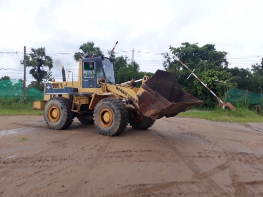 ขายด่วนรถตัก KOMATSU WA400-1 สภาพสวยพร้อมใช้งาน นถสภาพเก่านอก เครื่องปั้มดีเยี่ยม ยางสวย สนใจสอบถาม 093-0764943  088-3223272
