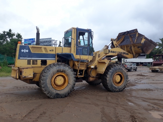 ขายด่วนรถตัก KOMATSU WA400-1 สภาพสวยพร้อมใช้งาน นถสภาพเก่านอก เครื่องปั้มดีเยี่ยม ยางสวย สนใจสอบถาม 093-0764943  088-3223272