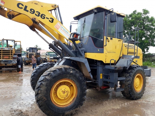 ขายด่วน รถตักสภาพใหม่ LISHIDE  สภาพสวย ระบบแน่นๆ รถพร้อมใช้งาน แอร์เย็น เอกสารเล่มทะเบียน สนใจโทรสอบถาม  093-0764943  088-3223272  K ตั้ม