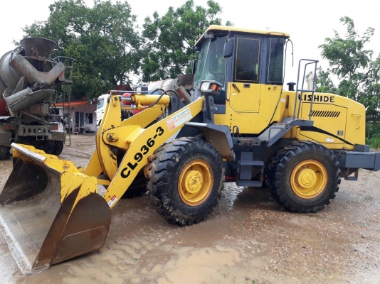 ขายด่วน รถตักสภาพใหม่ LISHIDE  สภาพสวย ระบบแน่นๆ รถพร้อมใช้งาน แอร์เย็น เอกสารเล่มทะเบียน สนใจโทรสอบถาม  093-0764943  088-3223272  K ตั้ม