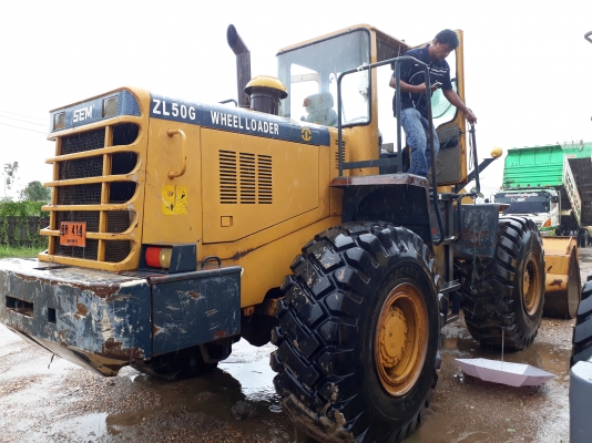 ขายด่วนรถตัก SEM ZL50G  สภาพสวยพร้อมใช้งาน เครื่องเกียร์ดี ระบบแน่นพร้อมลุยงาน เอกสารเล่มทะเบียน สนใจสอบถาม 093-0764943  088-3223272 k ตั้ม