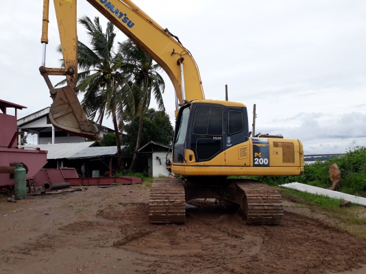 ขายด่วน KOMATSU PC200-7 สภาพพร้อมใช้งาน เอวแน่น ไฟฟ้าสมบูรณ์ เครื่องปั้มดีเยี่ยม โซ่ช่วงล่างเต็ม รถพร้อมลุยงาน เอกสารเล่มทะเบียน สนใจโทรสอบถาม 093-0764943  088-3223272 k ตั้ม