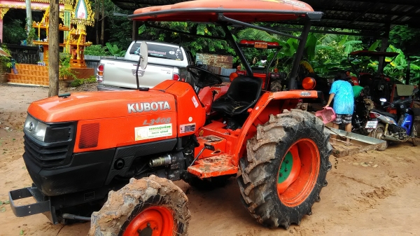 ขายรถไถ3408แรงสภาพนางฟ้ามาพร้อมอุปกรผานพรวน6