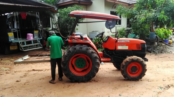 ขายรถไถ3408แรงสภาพนางฟ้ามาพร้อมอุปกรผานพรวน6 ขายรถไถ3408แรงสภาพนางฟ้ามาพร้อมอุปกรผานพรวน6