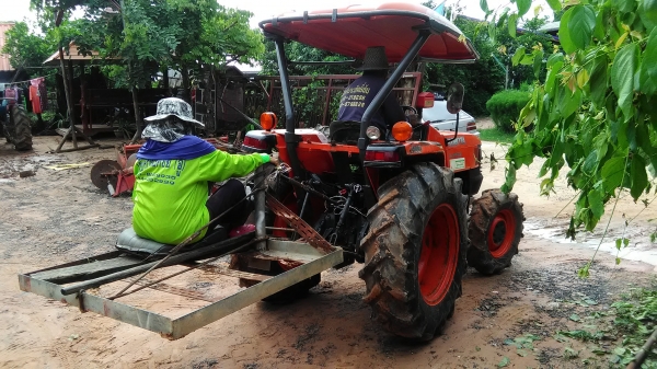 ขายรถไถ3408แรงสภาพนางฟ้ามาพร้อมอุปกรผานพรวน6 ขายรถไถ3408แรงสภาพนางฟ้ามาพร้อมอุปกรผานพรวน6