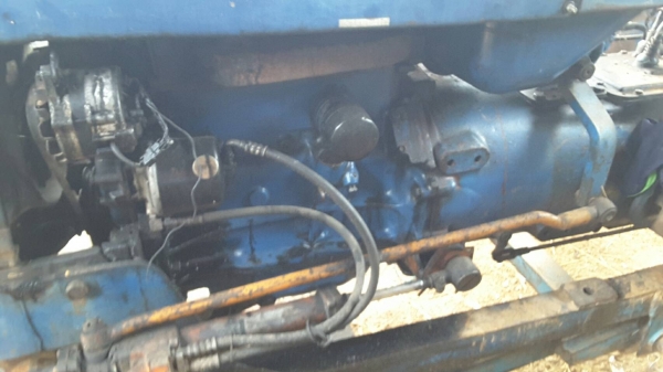 ขายรถไถ Flod  77 เครื่อง  มีเล่มทะเบียนเอกสารครบพร้อมโอน อุปกรใบดันหน้า ผาน 7