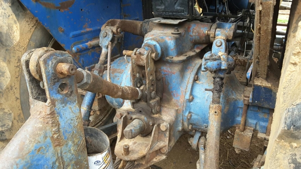 ขายรถไถ Flod  77 เครื่อง  มีเล่มทะเบียนเอกสารครบพร้อมโอน อุปกรใบดันหน้า ผาน 7