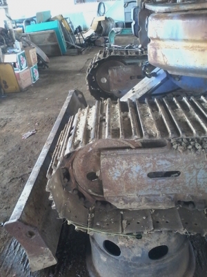 ขายโซ่เหล็ก เก่าของนอก ของรถขุด 40-50 มี38 ใบ ข้อแคบ ใส่รถขุดได้หลายรุ่น คู่ล่ะ 50,000 บาท ขายโซ่เหล็ก เก่าของนอก ของรถขุด 40-50 มี38 ใบ ข้อแคบ ใส่รถขุดได้หลายรุ่น คู่ล่ะ 50,000 บาท