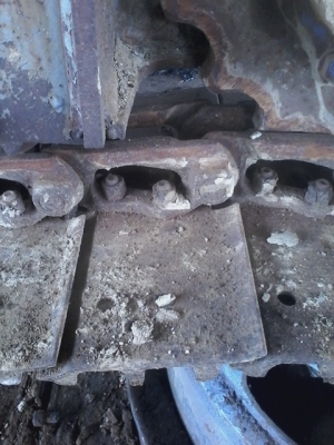 ขายโซ่เหล็ก เก่าของนอก ของรถขุด 40-50 มี38 ใบ ข้อแคบ ใส่รถขุดได้หลายรุ่น คู่ล่ะ 50,000 บาท ขายโซ่เหล็ก เก่าของนอก ของรถขุด 40-50 มี38 ใบ ข้อแคบ ใส่รถขุดได้หลายรุ่น คู่ล่ะ 50,000 บาท