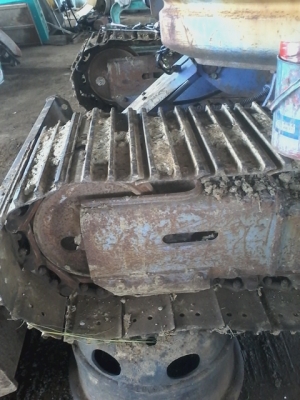 ขายโซ่เหล็ก เก่าของนอก ของรถขุด 40-50 มี38 ใบ ข้อแคบ ใส่รถขุดได้หลายรุ่น คู่ล่ะ 50,000 บาท ขายโซ่เหล็ก เก่าของนอก ของรถขุด 40-50 มี38 ใบ ข้อแคบ ใส่รถขุดได้หลายรุ่น คู่ล่ะ 50,000 บาท