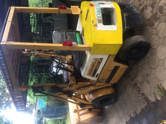 ขายรถตัก komatsu sg7 เก่านอกสภาพสวยโทร 0861602189