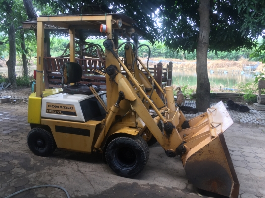 ขายรถตัก komatsu sg7 เก่านอกสภาพสวยโทร 0861602189