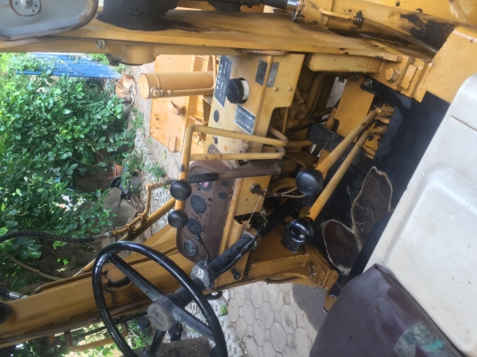 ขายรถตัก komatsu sg7 เก่านอกสภาพสวยโทร 0861602189