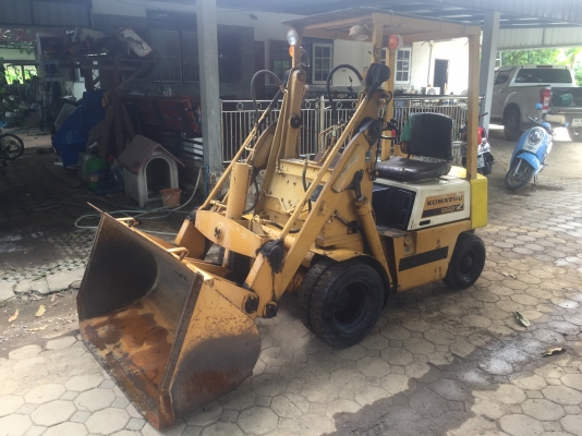 ขายรถตัก komatsu sg7 เก่านอกสภาพสวยโทร 0861602189