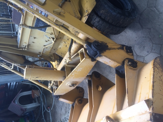 ขายรถตัก komatsu sg7 เก่านอกสภาพสวยโทร 0861602189