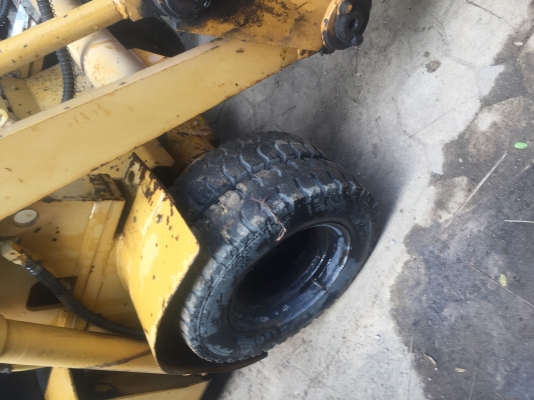 ขายรถตัก komatsu sg7 เก่านอกสภาพสวยโทร 0861602189