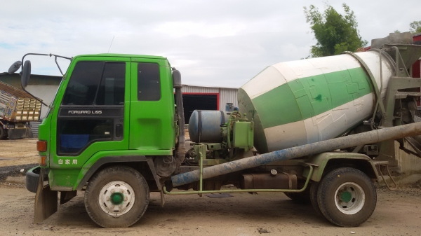 ขายรถโม่ปูน3คิวISUZUเครื่อง6HE1 195แรง