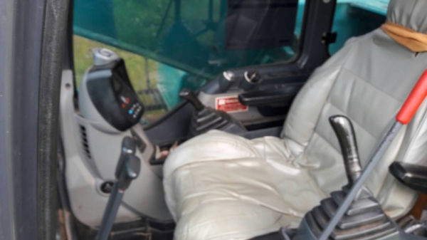 ขายKobelco sk200m8yn12สภาพพร้อมใช้ ติดต่อคุณอ๊อฟพิจิตร086-737-9991