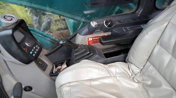 ขายKobelco sk200m8yn12สภาพพร้อมใช้ ติดต่อคุณอ๊อฟพิจิตร086-737-9991