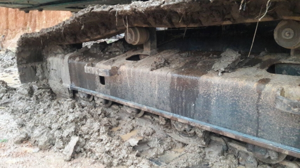 ขายKobelco sk200m8yn12สภาพพร้อมใช้ ติดต่อคุณอ๊อฟพิจิตร086-737-9991