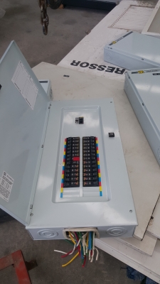 ขายตู้โหลดเซ็นเตอร์จำนวน 6 ใบๆละ5,000 บาท ขายตู้โหลดเซ็นเตอร์จำนวน 6 ใบๆละ5,000 บาท