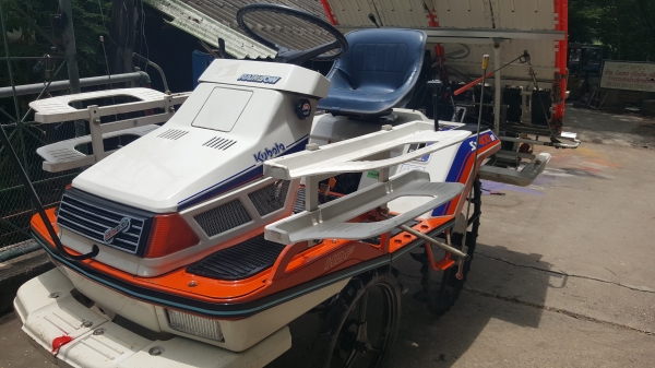 รถดำนา 4 แถว พร้อมตัวหยดปุ๋ย สวยๆๆพร้อมใช้งาน รหัสสินค้า E3 - 21