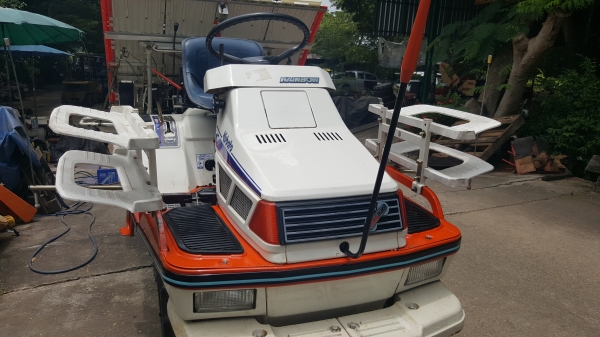 รถดำนา 4 แถว พร้อมตัวหยดปุ๋ย สวยๆๆพร้อมใช้งาน รหัสสินค้า E3 - 21