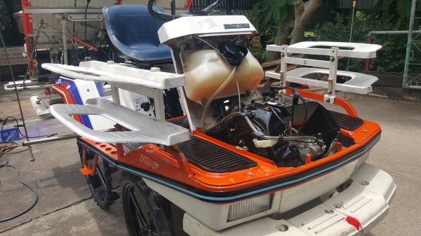 รถดำนา 4 แถว พร้อมตัวหยดปุ๋ย สวยๆๆพร้อมใช้งาน รหัสสินค้า E3 - 21