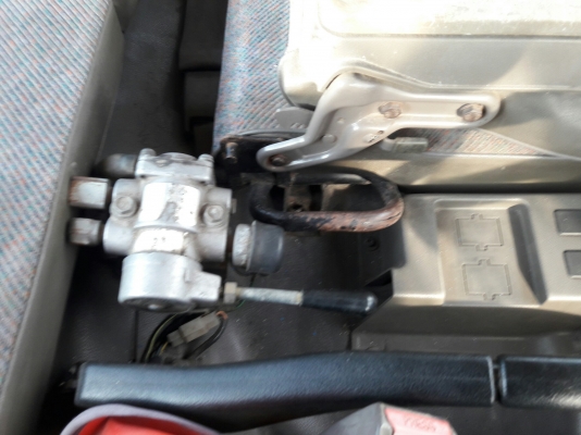 10 ล้อหัวลากพร้อมหางพื้นเรียบ รุ่น UD TRACTOR เครื่อง 6 สูบเทอร์โบ 250 แรง รุ่น PD6