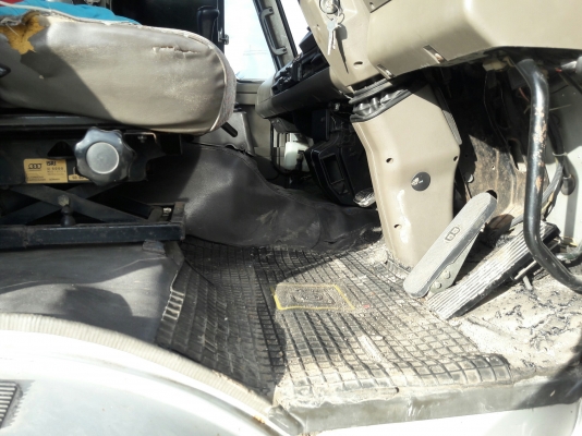 10 ล้อหัวลากพร้อมหางพื้นเรียบ รุ่น UD TRACTOR เครื่อง 6 สูบเทอร์โบ 250 แรง รุ่น PD6