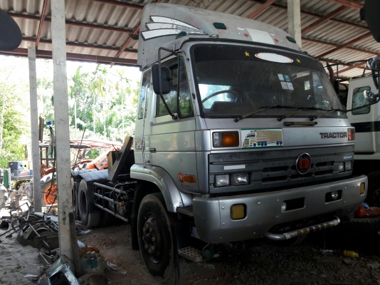 10 ล้อหัวลากพร้อมหางพื้นเรียบ รุ่น UD TRACTOR เครื่อง 6 สูบเทอร์โบ 250 แรง รุ่น PD6