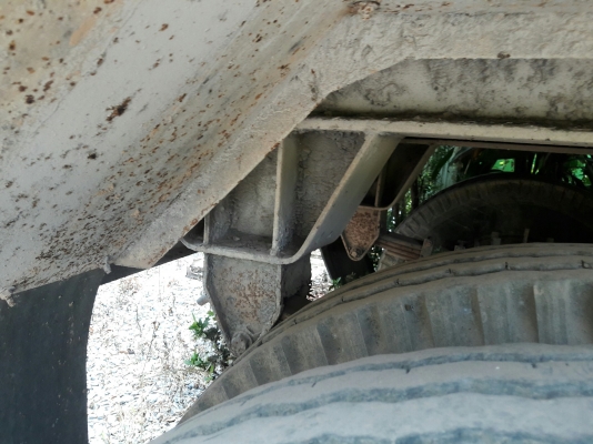 10 ล้อหัวลากพร้อมหางพื้นเรียบ รุ่น UD TRACTOR เครื่อง 6 สูบเทอร์โบ 250 แรง รุ่น PD6