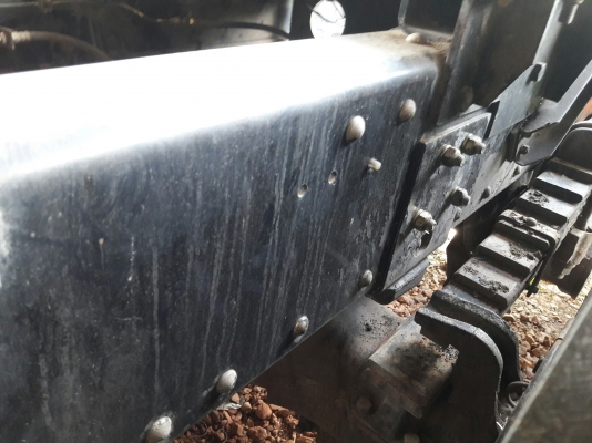 10 ล้อหัวลากพร้อมหางพื้นเรียบ รุ่น UD TRACTOR เครื่อง 6 สูบเทอร์โบ 250 แรง รุ่น PD6