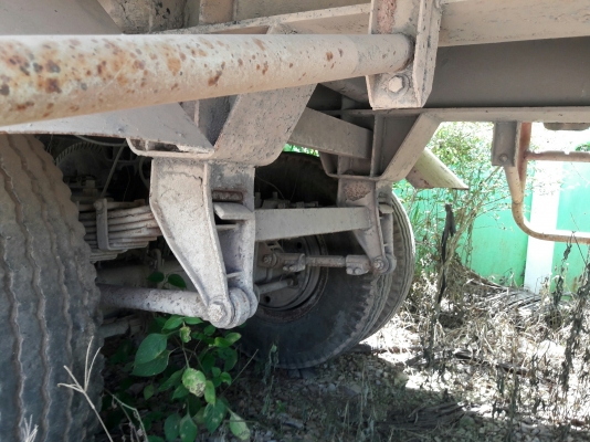 10 ล้อหัวลากพร้อมหางพื้นเรียบ รุ่น UD TRACTOR เครื่อง 6 สูบเทอร์โบ 250 แรง รุ่น PD6