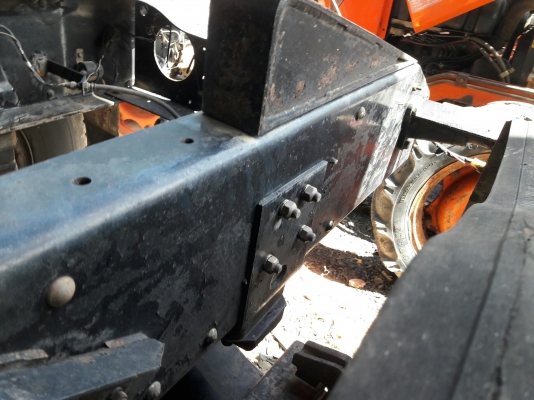 10 ล้อหัวลากพร้อมหางพื้นเรียบ รุ่น UD TRACTOR เครื่อง 6 สูบเทอร์โบ 250 แรง รุ่น PD6