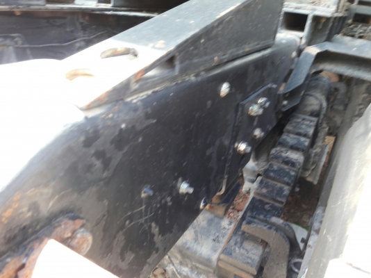 10 ล้อหัวลากพร้อมหางพื้นเรียบ รุ่น UD TRACTOR เครื่อง 6 สูบเทอร์โบ 250 แรง รุ่น PD6