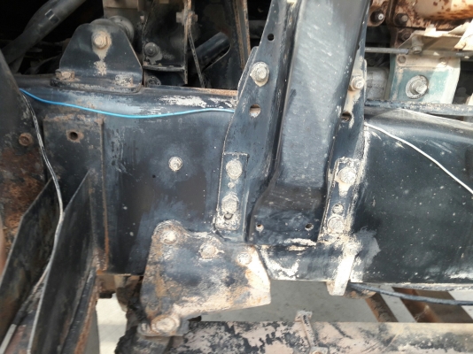 10 ล้อหัวลากพร้อมหางพื้นเรียบ รุ่น UD TRACTOR เครื่อง 6 สูบเทอร์โบ 250 แรง รุ่น PD6