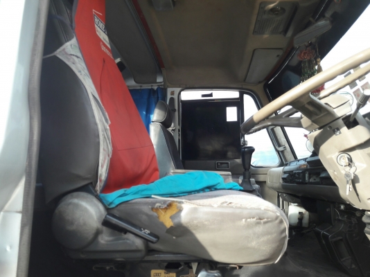 10 ล้อหัวลากพร้อมหางพื้นเรียบ รุ่น UD TRACTOR เครื่อง 6 สูบเทอร์โบ 250 แรง รุ่น PD6