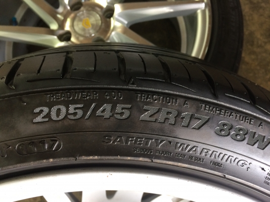 ขายล้อ17 4/100 พร้อมยางปี1017ครับ