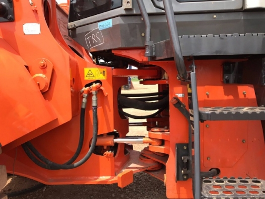 ขายรถตักล้อยาง HITACHI ZW220 (เทียบเท่า WA380-6) รถนอกนำเข้าจากญี่ปุ่น สภาพสวยพร้อมใช้ มีVDOการทำงานครับ ขายรถตักล้อยาง HITACHI ZW220 (เทียบเท่า WA380-6) รถนอกนำเข้าจากญี่ปุ่น สภาพสวยพร้อมใช้ มีVDOการทำงานครับ