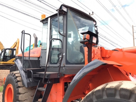 ขายรถตักล้อยาง HITACHI ZW220 (เทียบเท่า WA380-6) รถนอกนำเข้าจากญี่ปุ่น สภาพสวยพร้อมใช้ มีVDOการทำงานครับ ขายรถตักล้อยาง HITACHI ZW220 (เทียบเท่า WA380-6) รถนอกนำเข้าจากญี่ปุ่น สภาพสวยพร้อมใช้ มีVDOการทำงานครับ