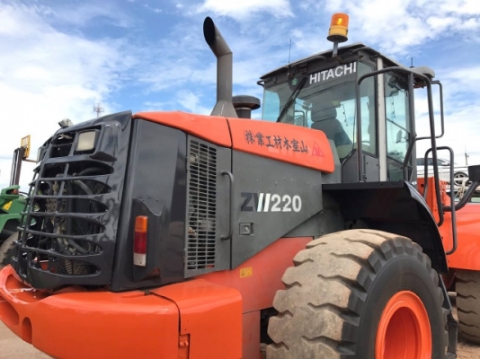 ขายรถตักล้อยาง HITACHI ZW220 (เทียบเท่า WA380-6) รถนอกนำเข้าจากญี่ปุ่น สภาพสวยพร้อมใช้ มีVDOการทำงานครับ ขายรถตักล้อยาง HITACHI ZW220 (เทียบเท่า WA380-6) รถนอกนำเข้าจากญี่ปุ่น สภาพสวยพร้อมใช้ มีVDOการทำงานครับ