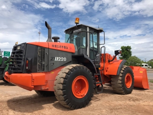 ขายรถตักล้อยาง HITACHI ZW220 (เทียบเท่า WA380-6) รถนอกนำเข้าจากญี่ปุ่น สภาพสวยพร้อมใช้ มีVDOการทำงานครับ ขายรถตักล้อยาง HITACHI ZW220 (เทียบเท่า WA380-6) รถนอกนำเข้าจากญี่ปุ่น สภาพสวยพร้อมใช้ มีVDOการทำงานครับ