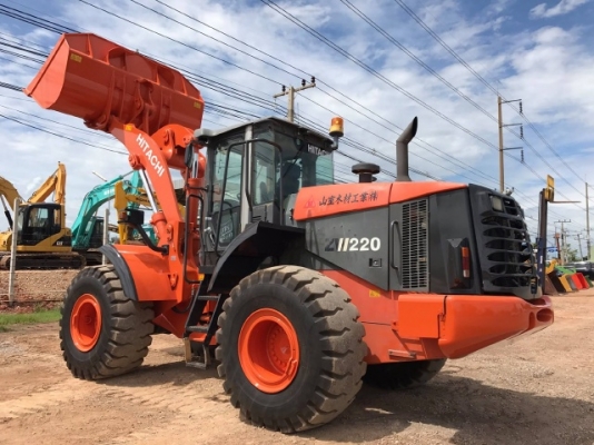 ขายรถตักล้อยาง HITACHI ZW220 (เทียบเท่า WA380-6) รถนอกนำเข้าจากญี่ปุ่น สภาพสวยพร้อมใช้ มีVDOการทำงานครับ ขายรถตักล้อยาง HITACHI ZW220 (เทียบเท่า WA380-6) รถนอกนำเข้าจากญี่ปุ่น สภาพสวยพร้อมใช้ มีVDOการทำงานครับ