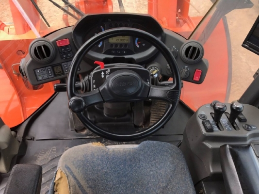 ขายรถตักล้อยาง HITACHI ZW220 (เทียบเท่า WA380-6) รถนอกนำเข้าจากญี่ปุ่น สภาพสวยพร้อมใช้ มีVDOการทำงานครับ ขายรถตักล้อยาง HITACHI ZW220 (เทียบเท่า WA380-6) รถนอกนำเข้าจากญี่ปุ่น สภาพสวยพร้อมใช้ มีVDOการทำงานครับ