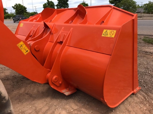 ขายรถตักล้อยาง HITACHI ZW220 (เทียบเท่า WA380-6) รถนอกนำเข้าจากญี่ปุ่น สภาพสวยพร้อมใช้ มีVDOการทำงานครับ ขายรถตักล้อยาง HITACHI ZW220 (เทียบเท่า WA380-6) รถนอกนำเข้าจากญี่ปุ่น สภาพสวยพร้อมใช้ มีVDOการทำงานครับ